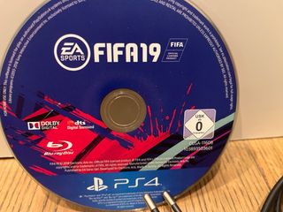 ¡¡¡OFERTA!! PS4 (PlayStation 4) Negra + FIFA 19...