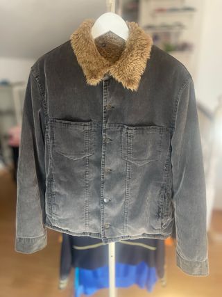 Chaqueta de pana con cuello de borrego