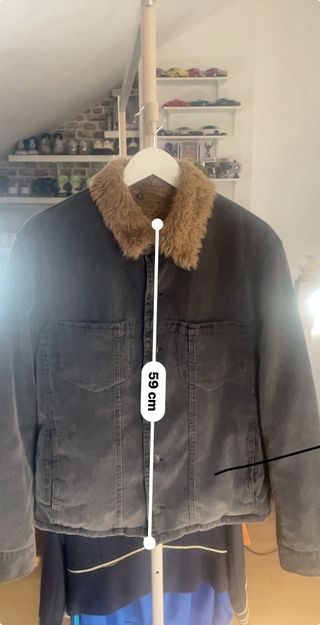 Chaqueta de pana con cuello de borrego