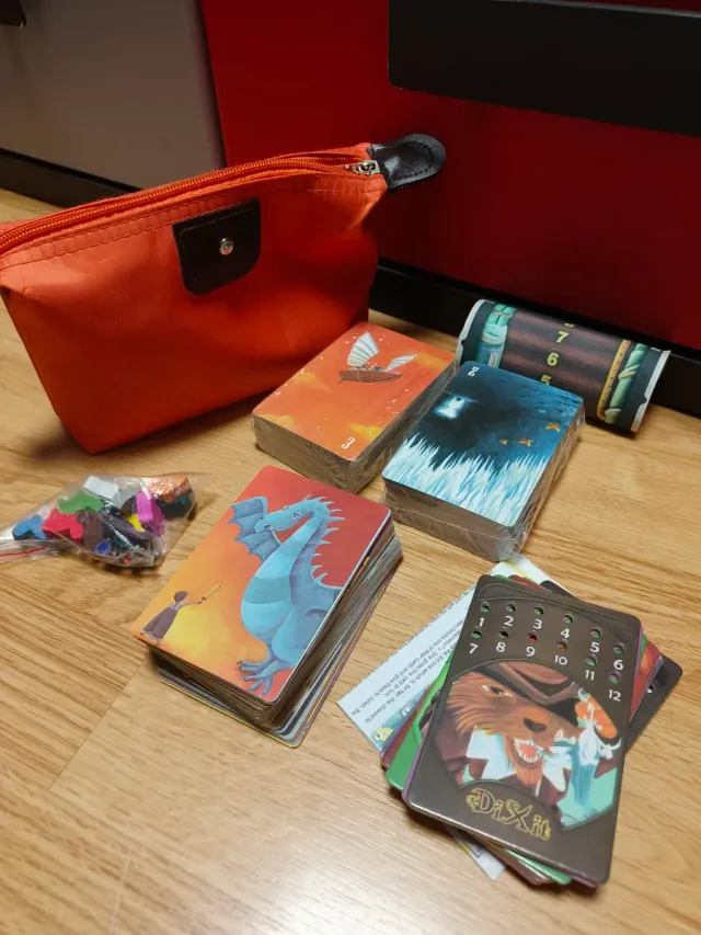 Dixit con 2 expansiones juego de mesa