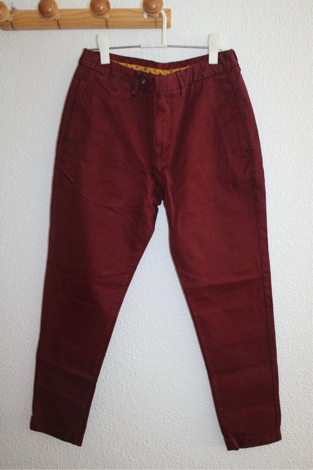 Pantalones chinos rojos hombre