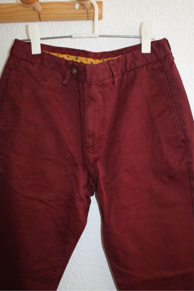 Pantalones chinos rojos hombre
