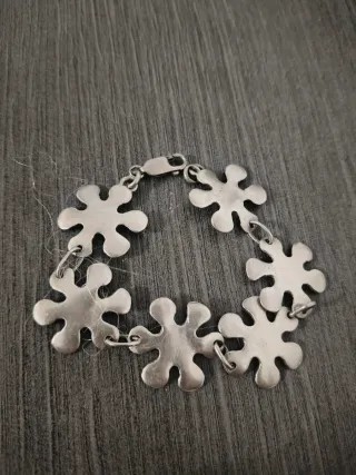 Pulsera de Plata con Diseño Floral