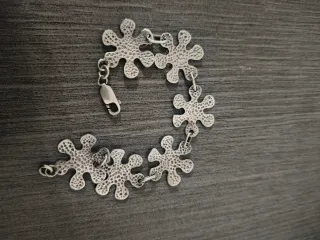 Pulsera de Plata con Diseño Floral