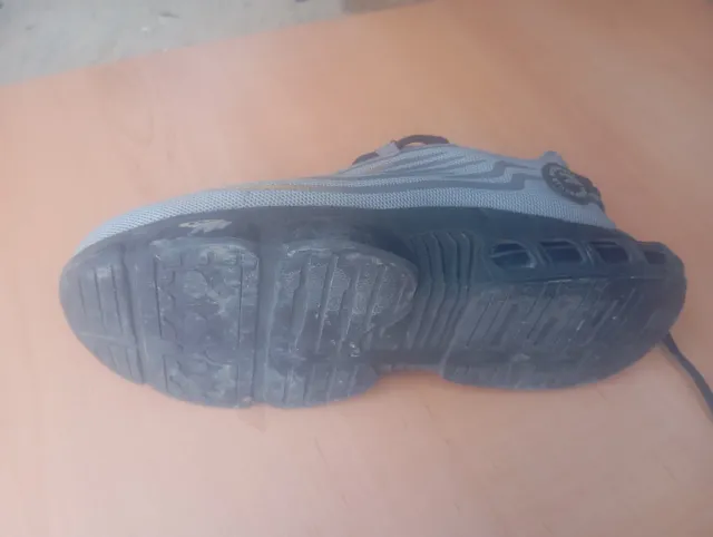 Zapatos de seguridad grises