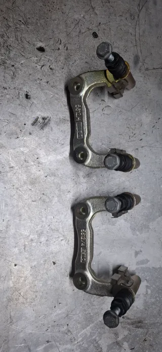 Portapinzas Golf 4, Leon Nuevos Originales