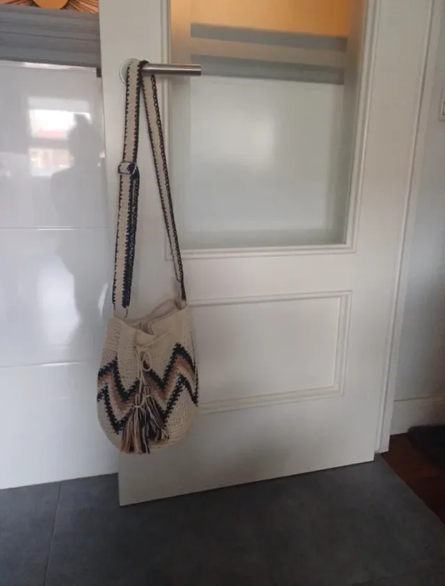 Bolso crochet beige y negro