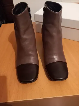 Botines piel tacón T37 topo y chocolate