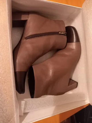 Botines piel tacón T37 topo y chocolate