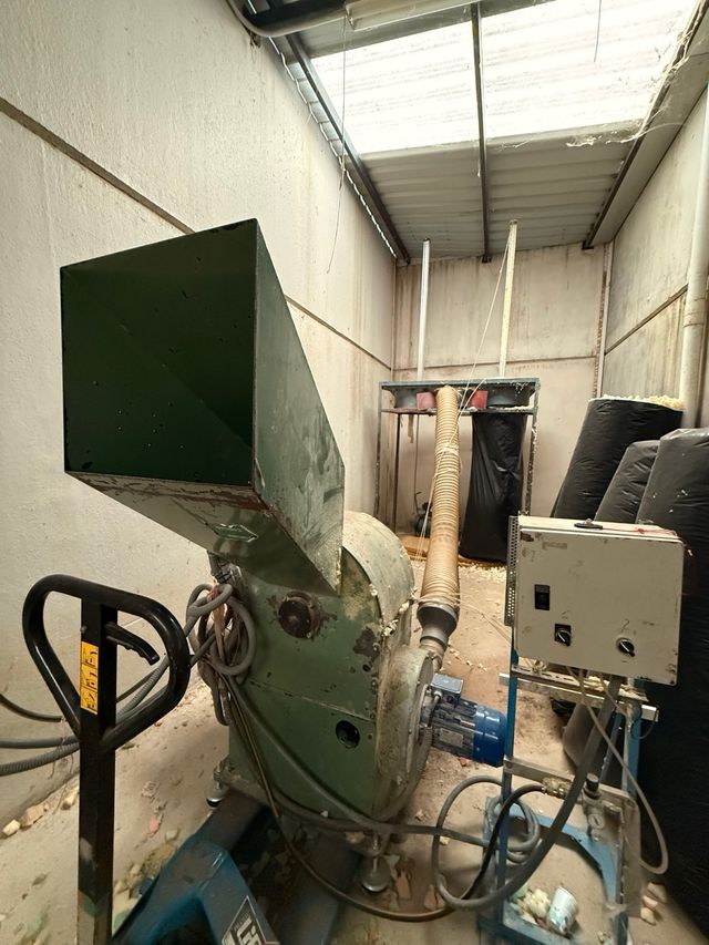 Molino picador de espuma industrial marca Esens