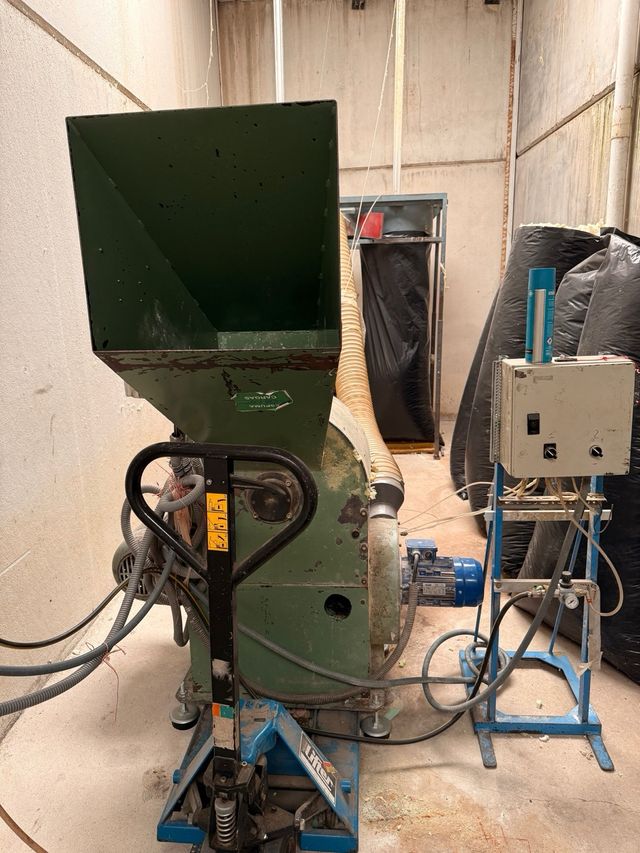 Molino picador de espuma industrial marca Esens