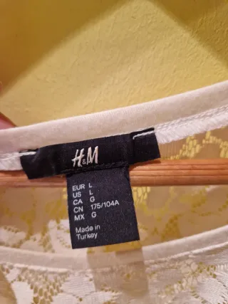 Camiseta de encaje blanca