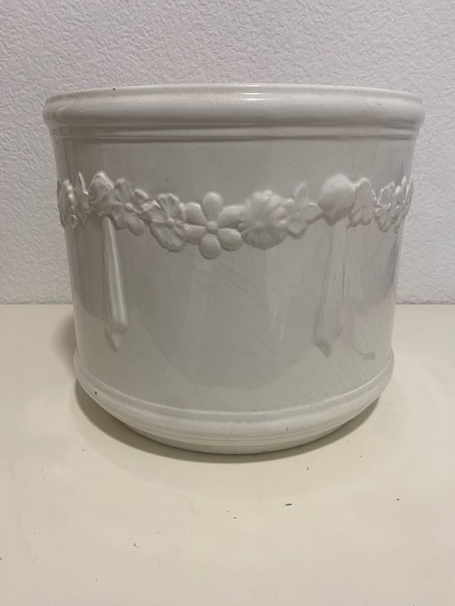 Grande vaso di porcellana bianca