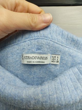 Jersey Stradivarius hombros descubiertos azul