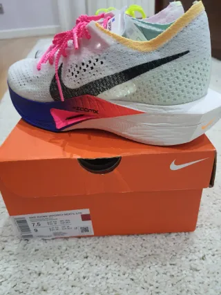 Nike ZoomX Vaporfly Next% 3 Talla 40.5