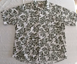 CAMISA HAWAIANA DE CABALLERO DE MANGA CORTA.