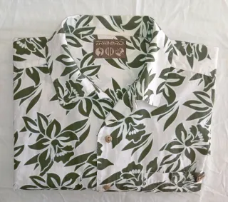 CAMISA HAWAIANA DE CABALLERO DE MANGA CORTA.