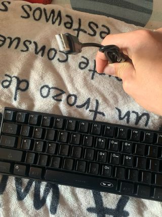 Teclado gamer negro 60% RGB