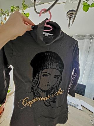 Camiseta Bershka manga larga con estampado