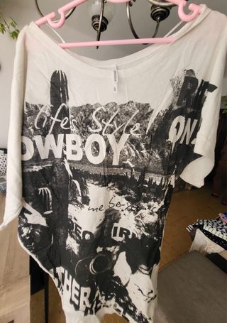 Camiseta Bershka manga larga con estampado