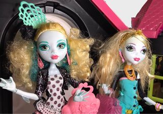 Muñecas Monster High Lagoona (leer precios)
