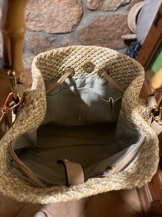 Bolso de verano tejido con asa de bambú