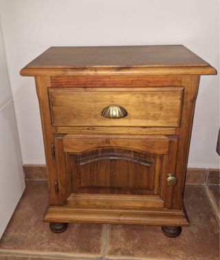 Aparador y 2 mesitas de noche madera