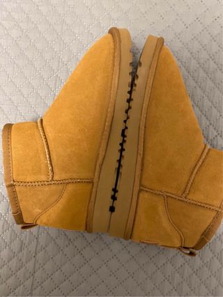 Botas UGG Bege Novas