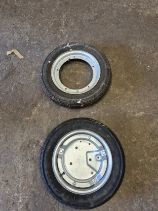Piezas Vespa Antigua: Ruedas y Carenados