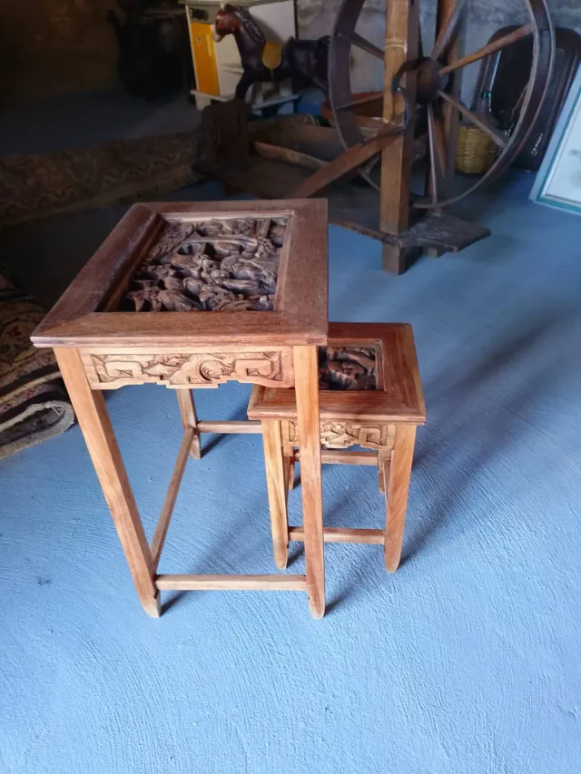 Antiguas mesas nido talladas diseño oriental