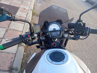 Moto Kawasaki 650 cc