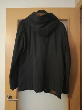 Cazadora tres cuartos Bershka gris