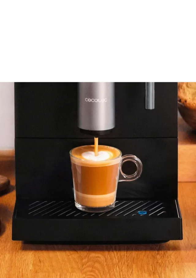 Macchina da caffè Cecotec Cremmaet Compact Steam superautomatica con vaporizzatore