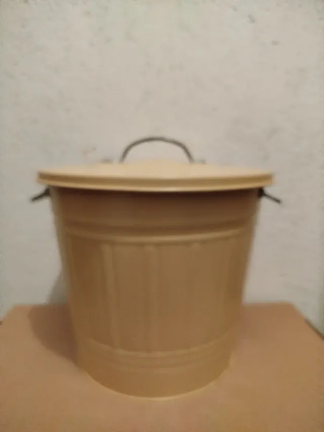 Cubo metálico Ikea beige