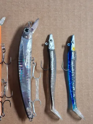 Lote de señuelos de pesca variados