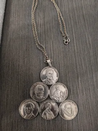Colgante y cadena de plata