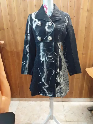 Abrigo estampado mujer