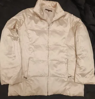 Cazadora acolchada beige