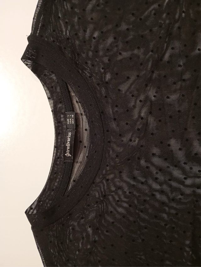 Blusa tul negra con topos