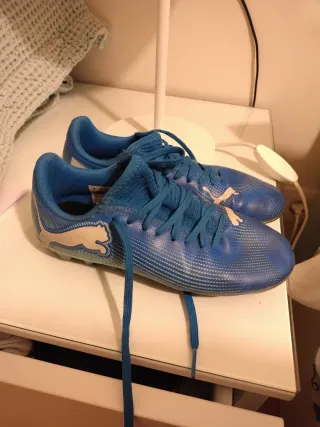 Botas de fútbol Puma niño Talla 33