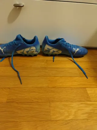 Botas de fútbol Puma niño Talla 33