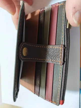 Tarjetero de piel multicolor