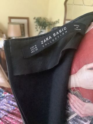 Vestido Zara símil piel negro Talla M