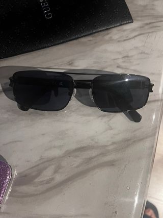 Gafas de sol Guess negras