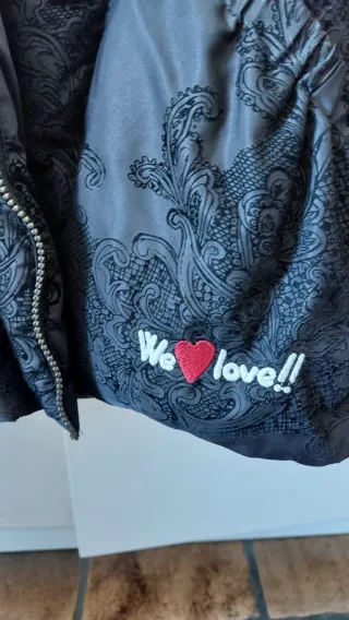 Piumino Desigual nero damascato con cappuccio