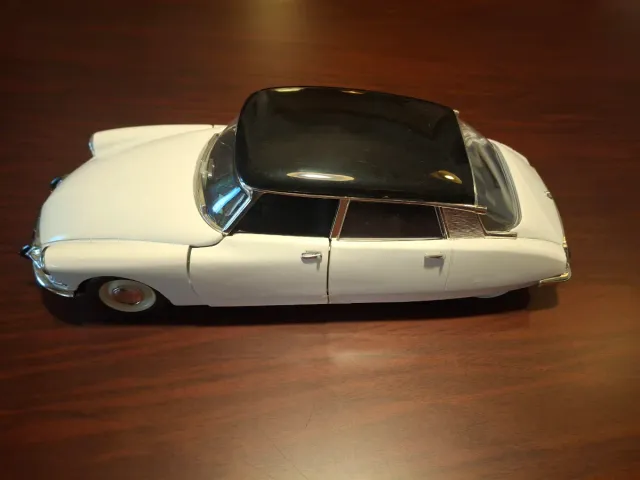 Citroën DS 1963 Escala 1:18
