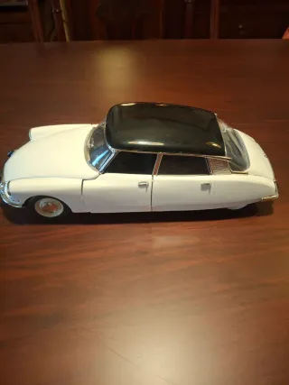 Citroën DS 1963 Escala 1:18