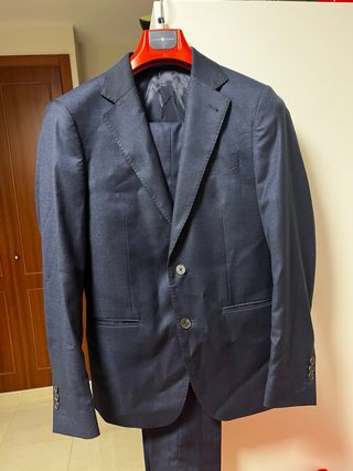 Traje azul. Como nuevo. Solo dos puestas.