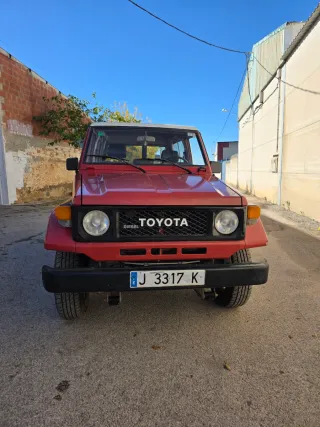 Toyota Land Cruiser BJ70 descapotable