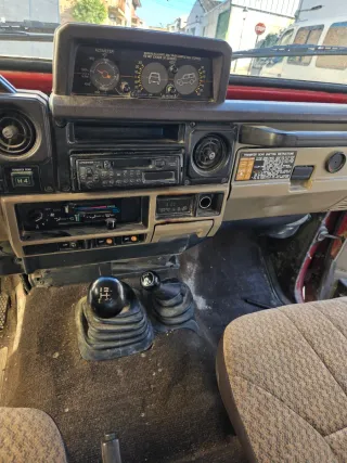 Toyota Land Cruiser BJ70 descapotable